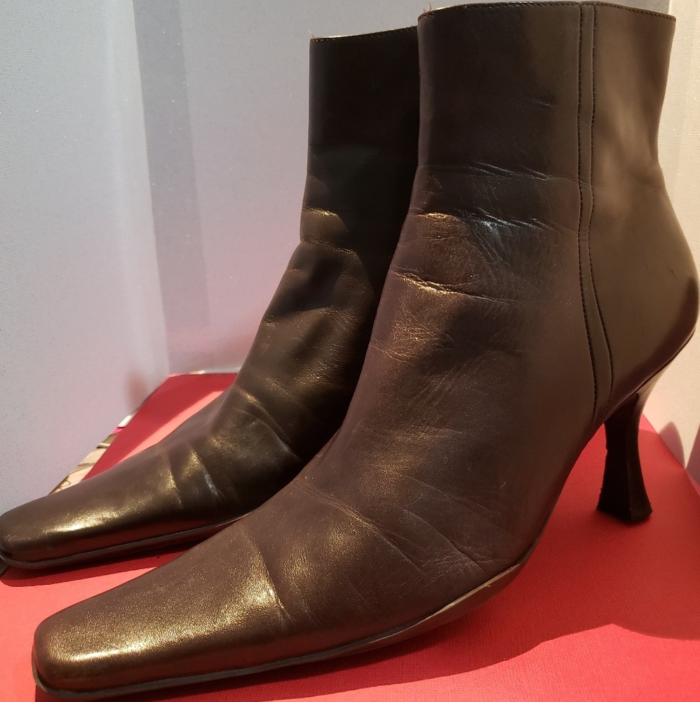 Boots - Picture 2 of 10